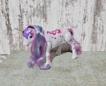 Little Live Pets Butterbow My Dancing Unicorn 6" Horn Lights Up Works Moose Toys. Fixed Price $7.95.